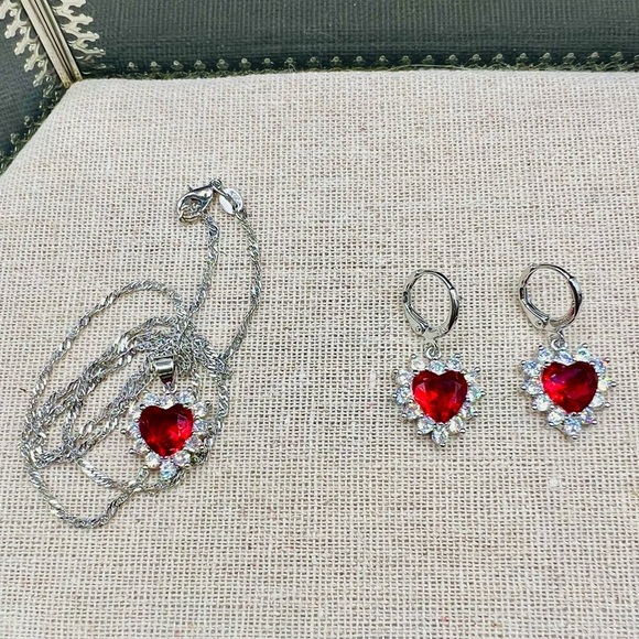 NIB 925 Stamped Sterling Silver Red Zircon Heart Earring & Pendant Necklace Set - Picture 1 of 13
